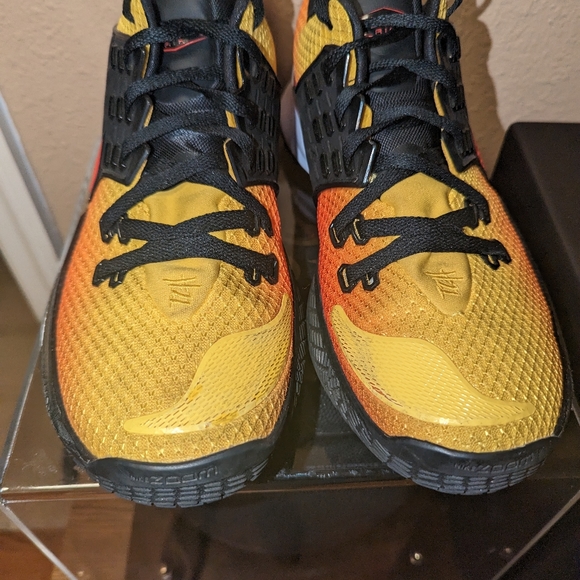 Nike Kyrie Low 2 Sunset - Picture 2 of 4